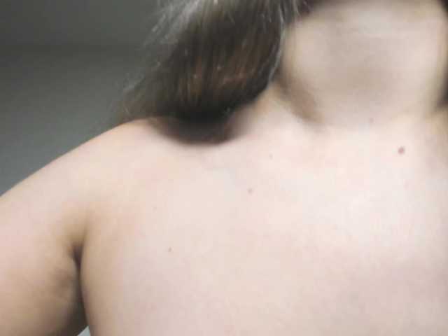Mia-Callme live cam on BongaCams