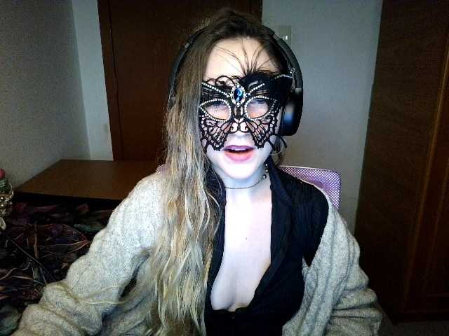 Hairyy live cam on BongaCams