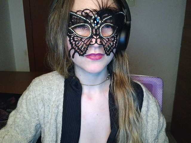 Hairyy live cam on BongaCams