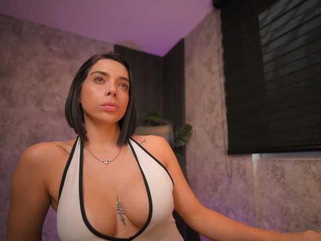 AmyWalker live cam on BongaCams