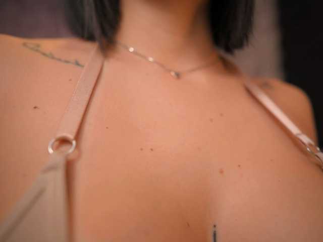 AmyWalker live cam on BongaCams