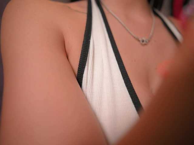 AmyWalker live cam on BongaCams