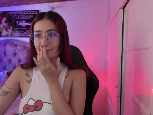 Laurahoot20 live webcam show