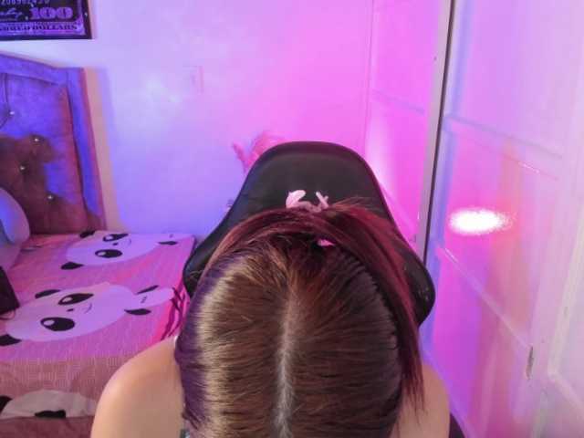 Laurahoot20 live cam preview