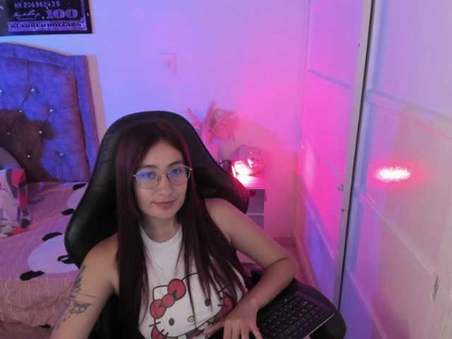 Laurahoot20, en directo ahora en BongaCams