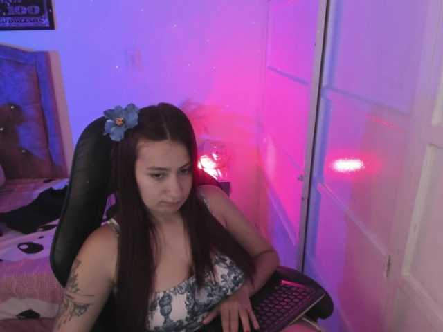 Laurahoot20, en directo ahora en BongaCams