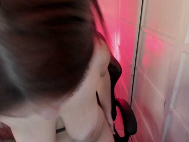 Laurahoot20 live cam preview