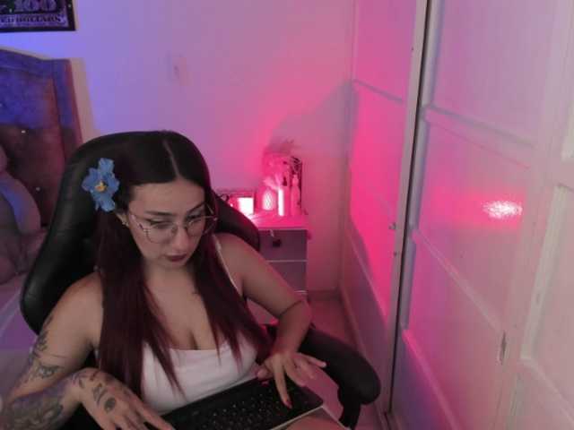 Laurahoot20 live cam preview