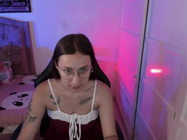 Laurahoot20, en vivo ahora en BongaCams