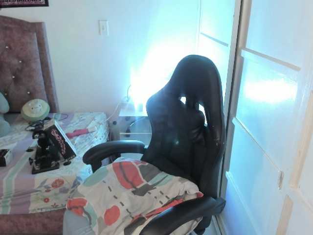 Laurahoot20 live cam preview