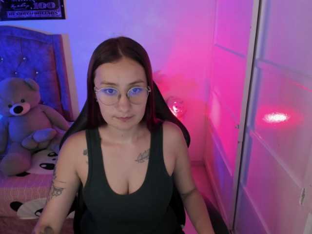 Laurahoot20 live cam preview