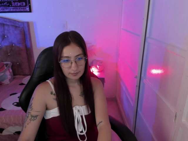 Laurahoot20, en directo ahora en BongaCams
