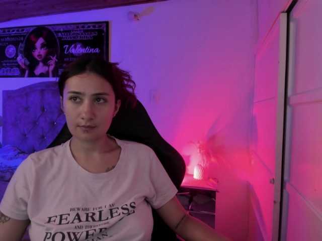 Laurahoot20 live webcam show