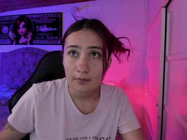 Laurahoot20 webcam