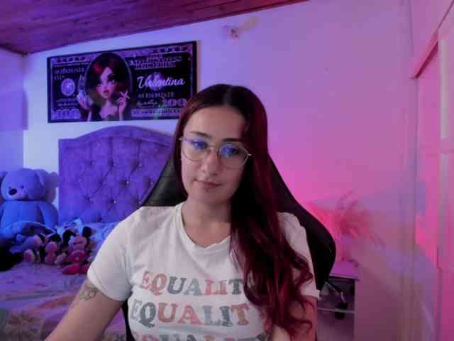 Laurahoot20 webcam