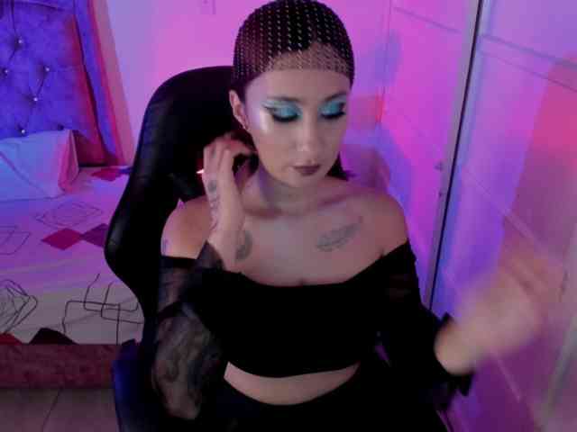 Laurahoot20 webcam