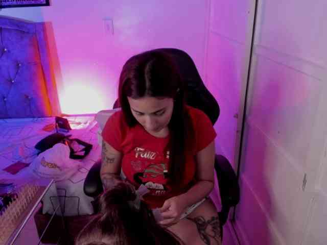 Laurahoot20 webcam