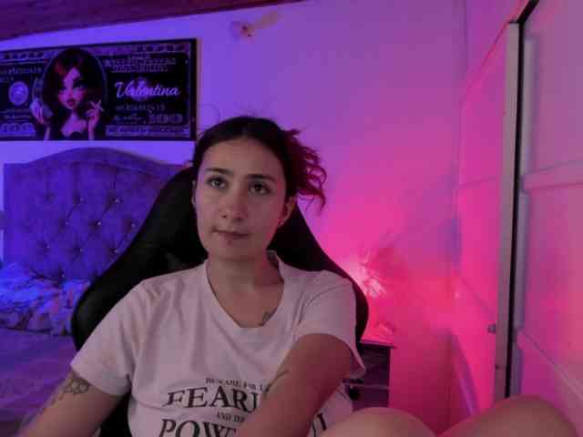 Laurahoot20 webcam