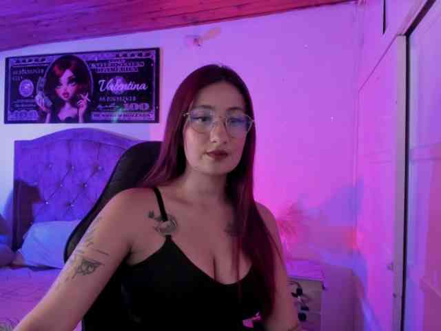 Laurahoot20 webcam