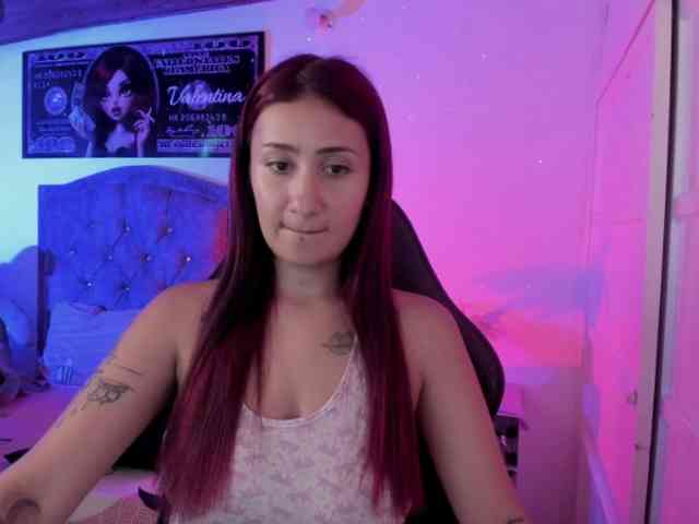 Laurahoot20 webcam