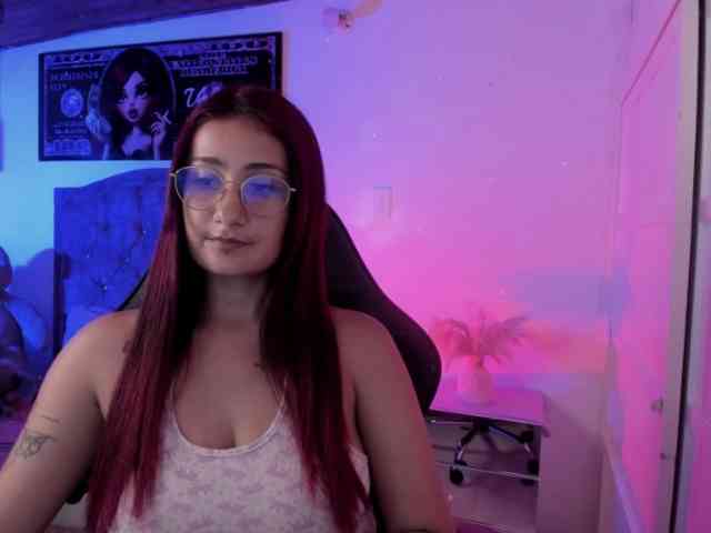 Laurahoot20 webcam
