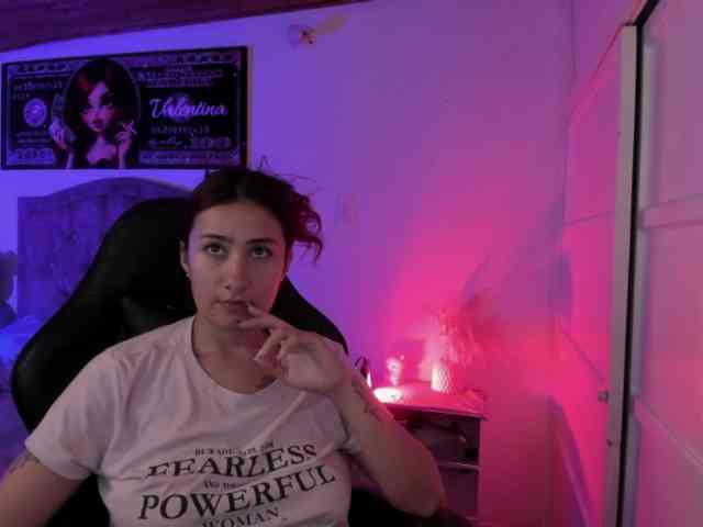 Laurahoot20 webcam