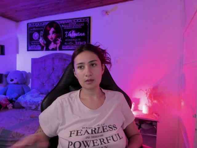 Laurahoot20 webcam
