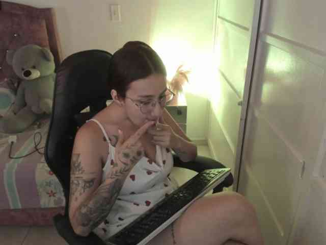 Laurahoot20 Laurahoot20