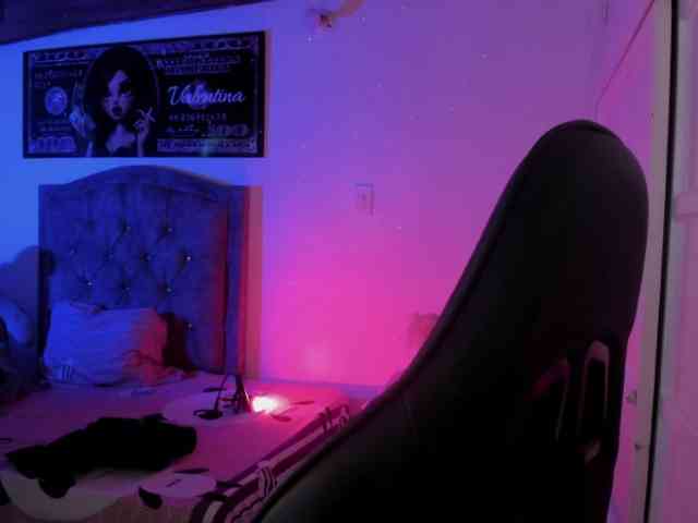 Laurahoot20 webcam