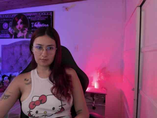 Laurahoot20 webcam