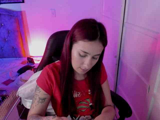 Laurahoot20 webcam