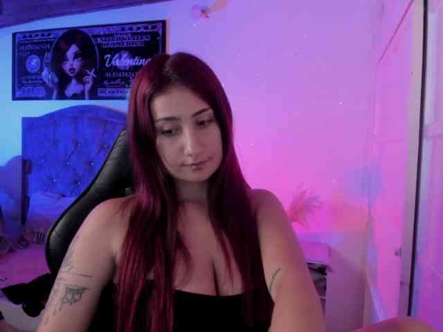 Laurahoot20 webcam