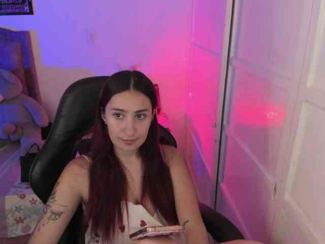 Laurahoot20 webcam