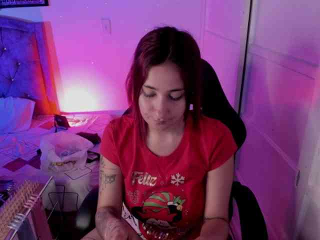 Laurahoot20 webcam