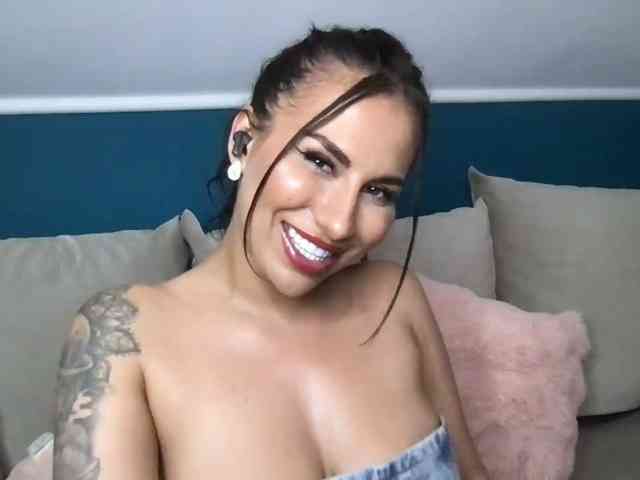 Model: MindyExtasy