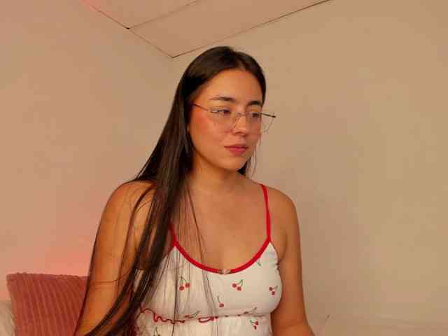 Megan-UwU webcam