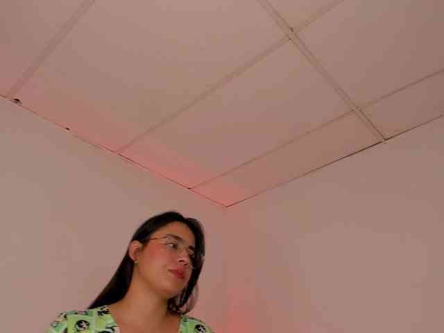 Megan-UwU webcam