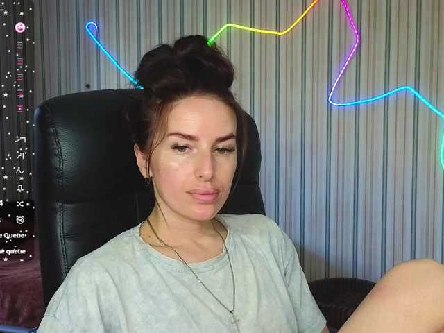 le modèle xxadrihanna est en webcam porno dans un show sur le site bongacams, il possède les tags suivants: White/Caucasian,Brunette,Shaved