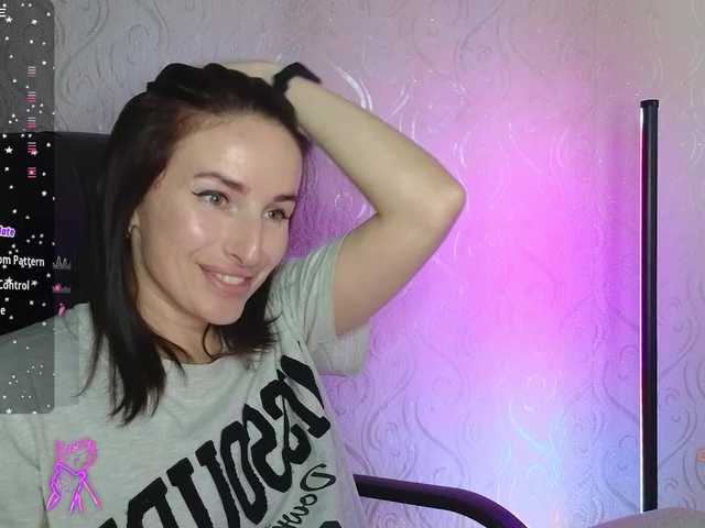 le modèle xxadrihanna est en webcam porno dans un show sur le site bongacams, il possède les tags suivants: White/Caucasian,Brunette,Shaved
