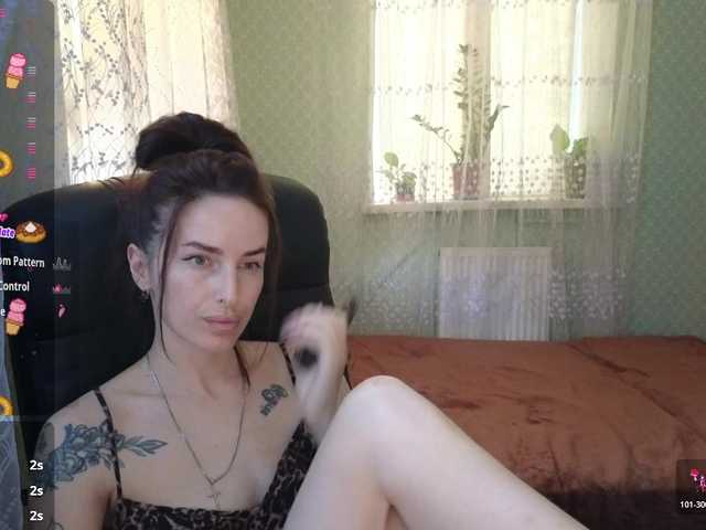le modèle xxadrihanna est en webcam porno dans un show sur le site bongacams, il possède les tags suivants: White/Caucasian,Brunette,Shaved