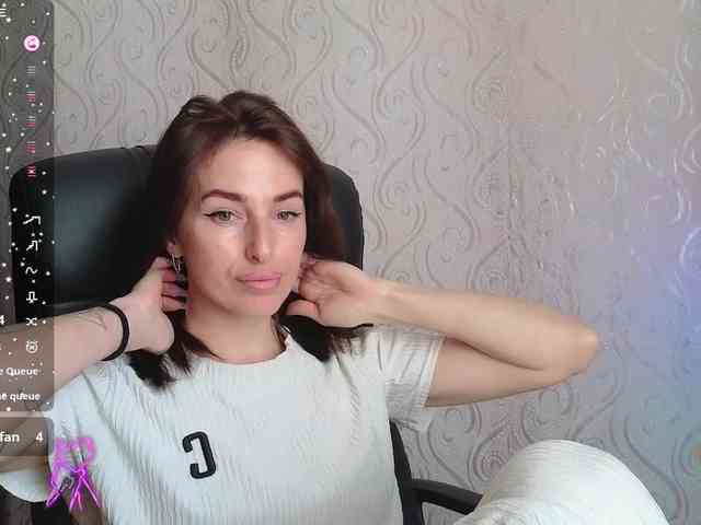 Model: xxadrihanna