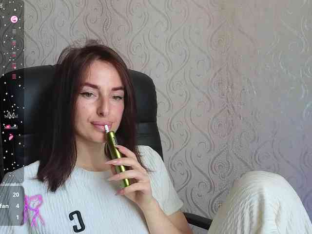 Model: xxadrihanna