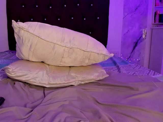 Alysson-18 live cam on BongaCams