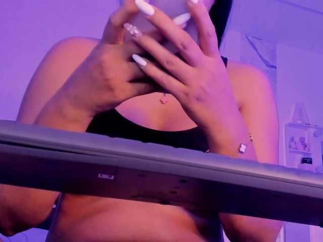 Alysson-18 live cam on BongaCams