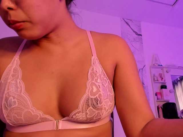 Alysson-18 live cam on BongaCams