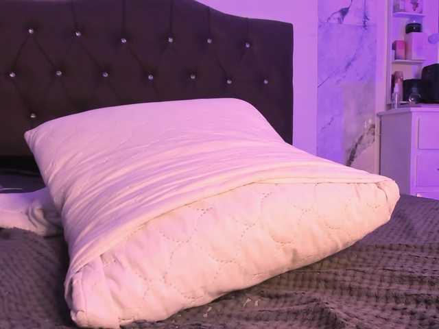 Alysson-18 live cam on BongaCams