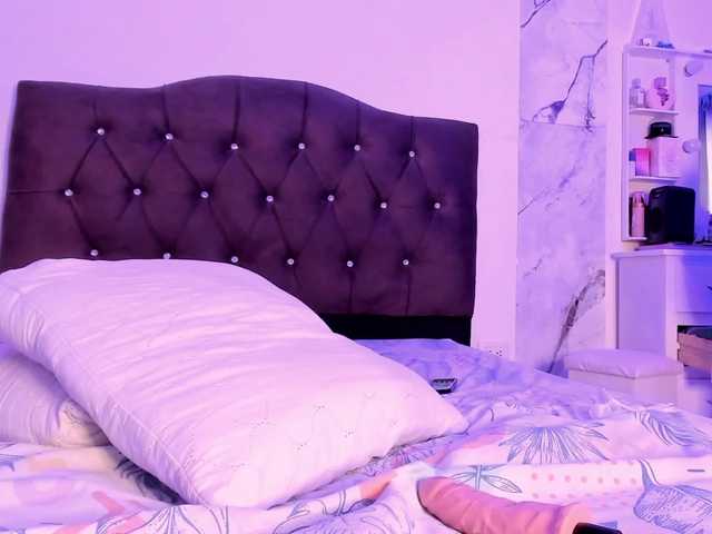 Alysson-18 live cam on BongaCams