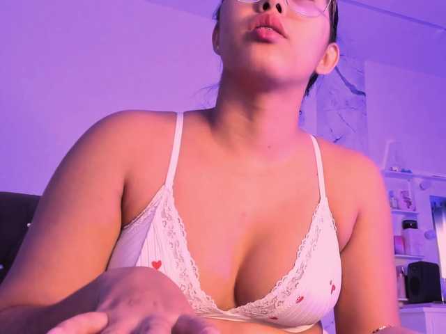 Alysson-18 live cam on BongaCams