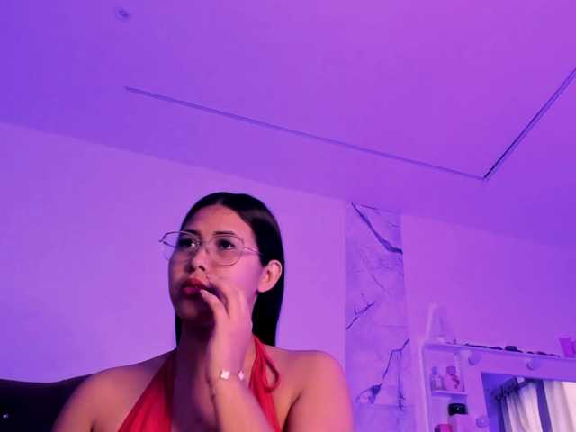 Alysson-18 live cam on BongaCams