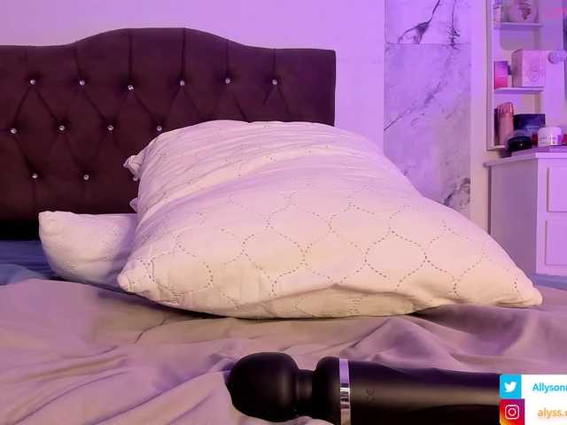 Alysson-18 live cam on BongaCams